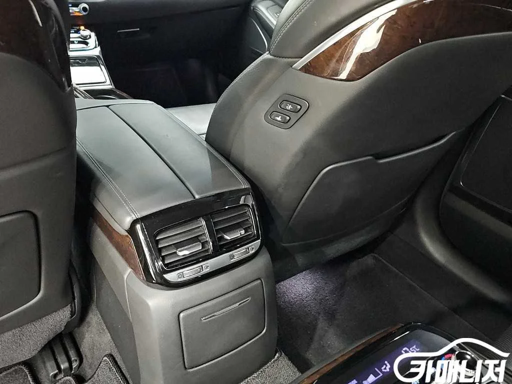 EQ900 3.8 GDI AWD 사진 13