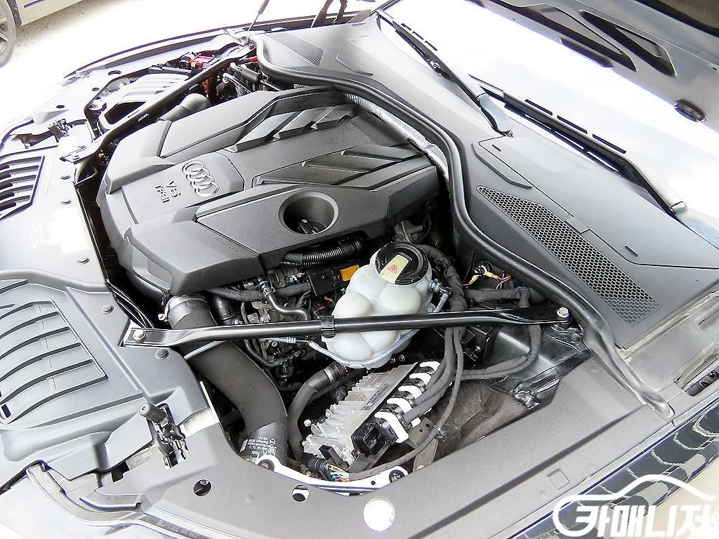 A8 (D5) 55 TFSI 콰트로 LWB 사진 19