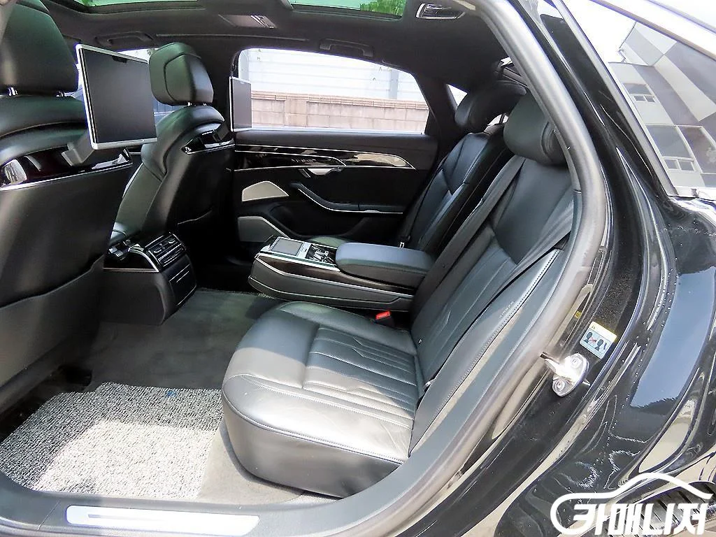 A8 (D5) 55 TFSI 콰트로 LWB 사진 6