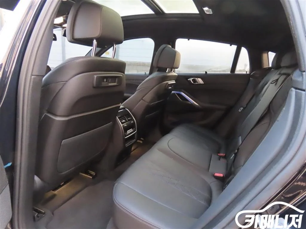 X6 (G06) xDrive 40i M 스포츠 사진 8