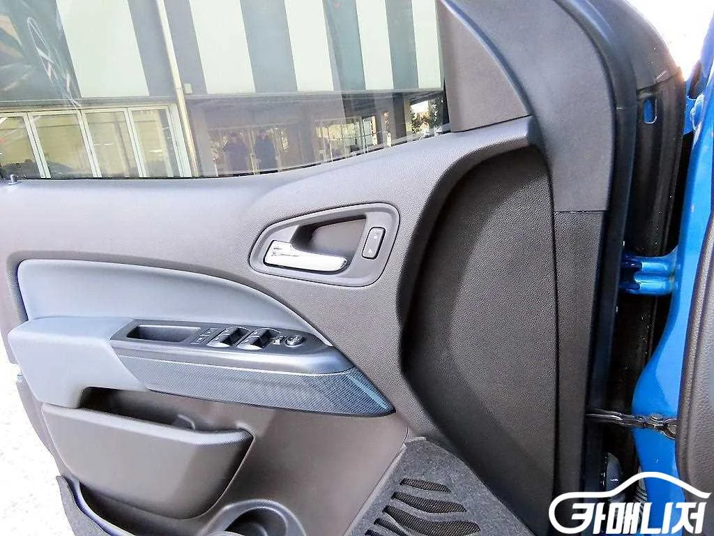 리얼 뉴 콜로라도 3.6 Z71-X 4WD 사진 11