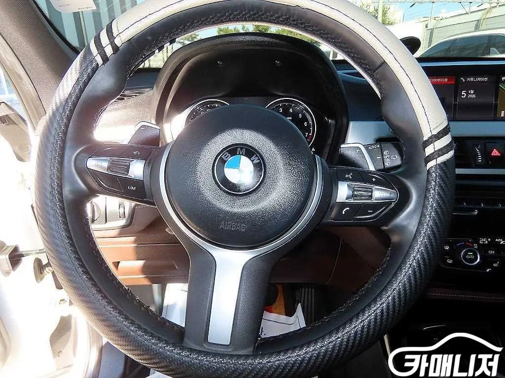 X1 (F48) xDrive 20i M 스포츠 사진 8
