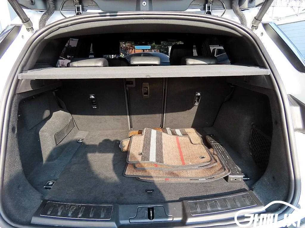 레인지로버 이보크 2세대 P250 R-다이나믹 SE 사진 17