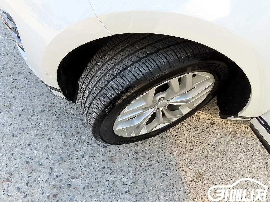 레인지로버 이보크 2세대 P250 R-다이나믹 SE 사진 20