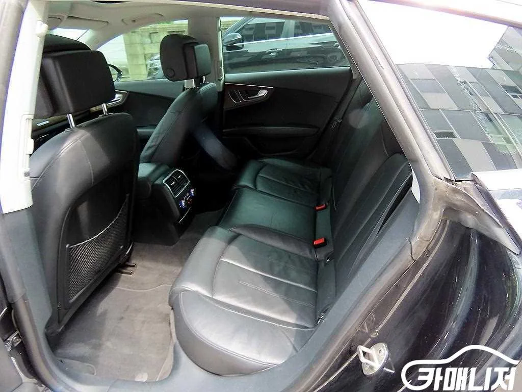 A7 3.0 TFSI 콰트로 엔트리 사진 6