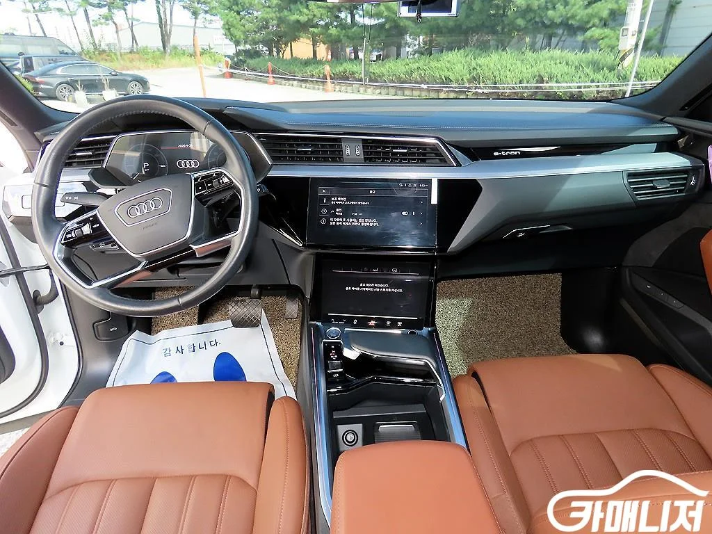 e-트론 55 콰트로 사진 7
