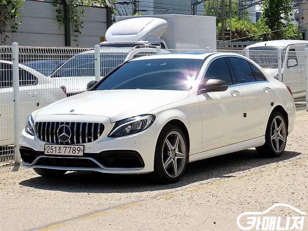 C클래스 W205 C200 4MATIC 익스클루시브 사진 2