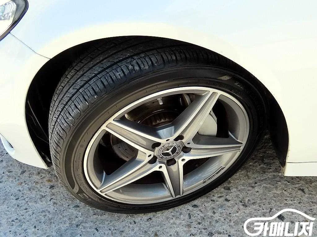 C클래스 W205 C200 4MATIC 익스클루시브 사진 20