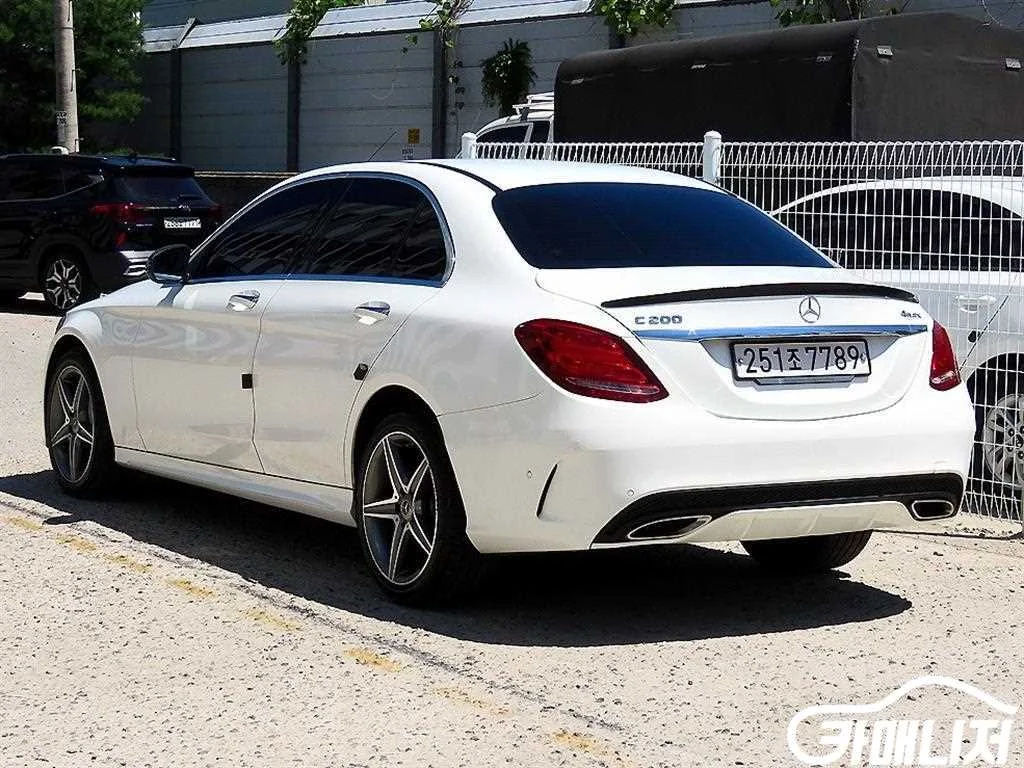 C클래스 W205 C200 4MATIC 익스클루시브 사진 3