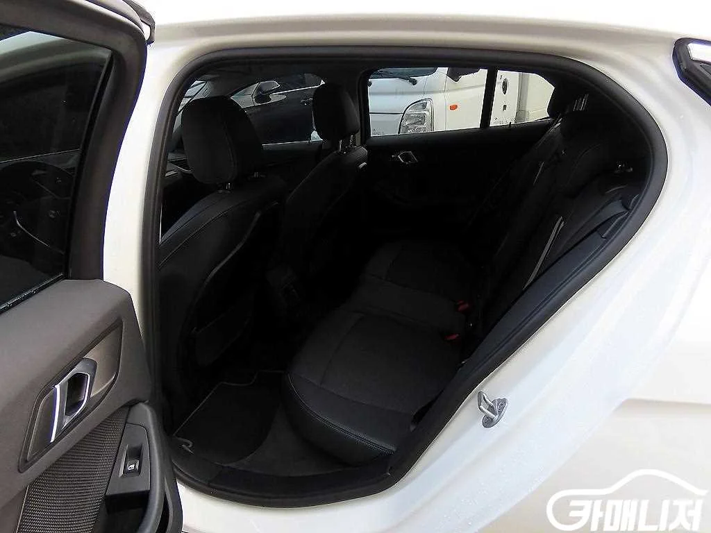 1시리즈 (F40) 120i 스포츠 사진 6