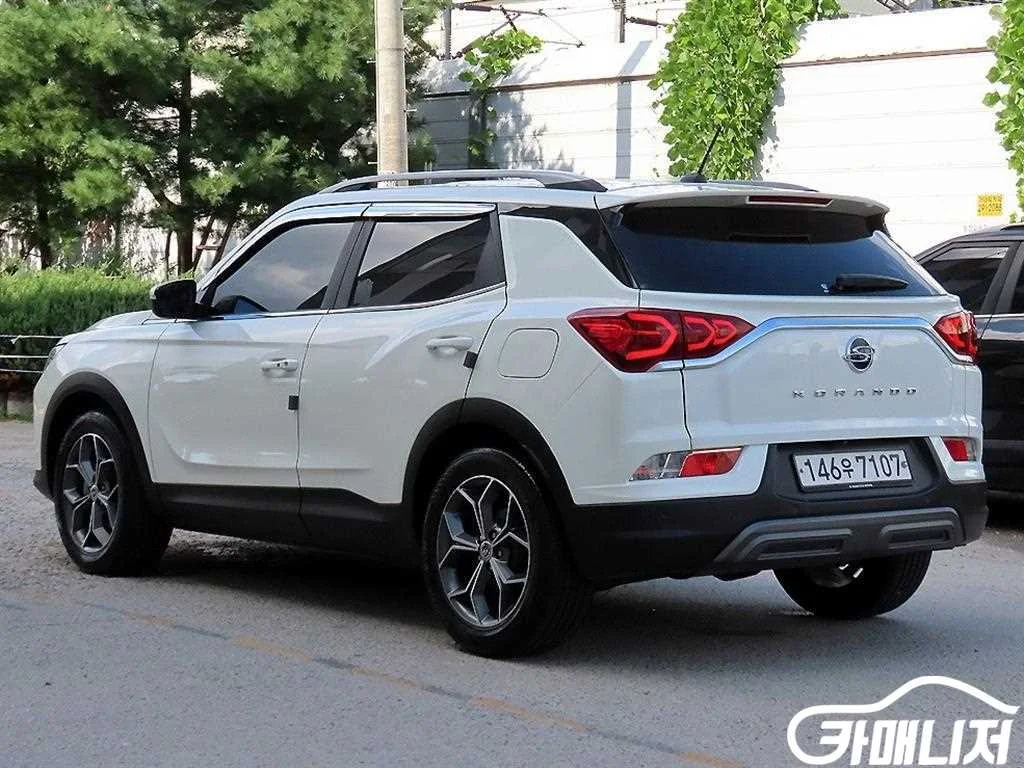 뷰티풀코란도 2WD 가솔린 1.5 C5 플러스 사진 3