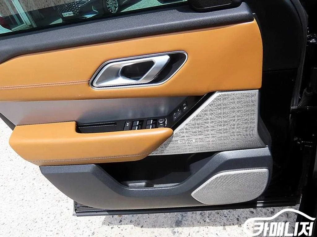 레인지로버 벨라 3.0 D300 R-다이나믹 HSE 사진 11