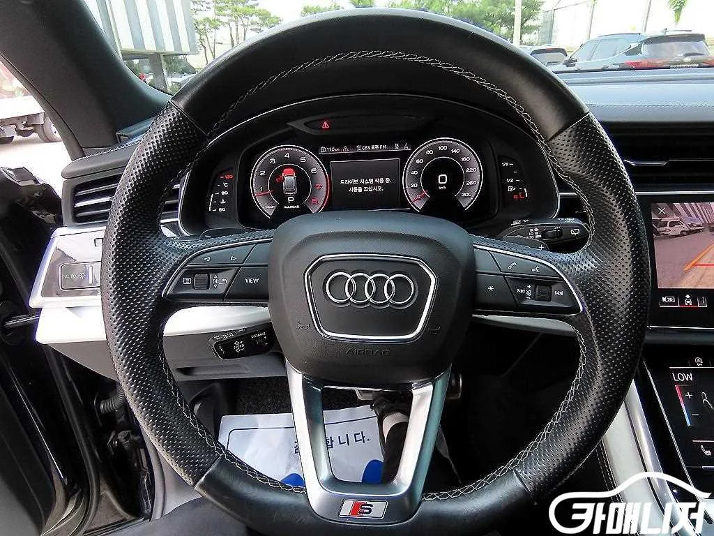 Q8 55 TFSI 콰트로 프리미엄 사진 8