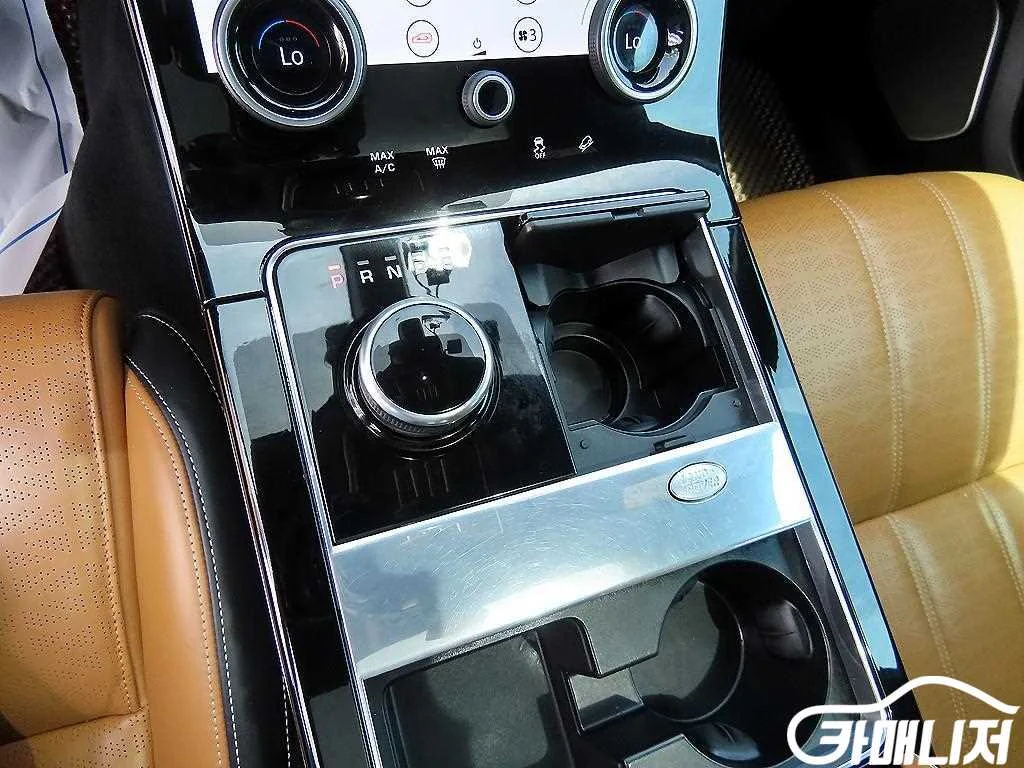 레인지로버 벨라 3.0 D300 R-다이나믹 HSE 사진 10