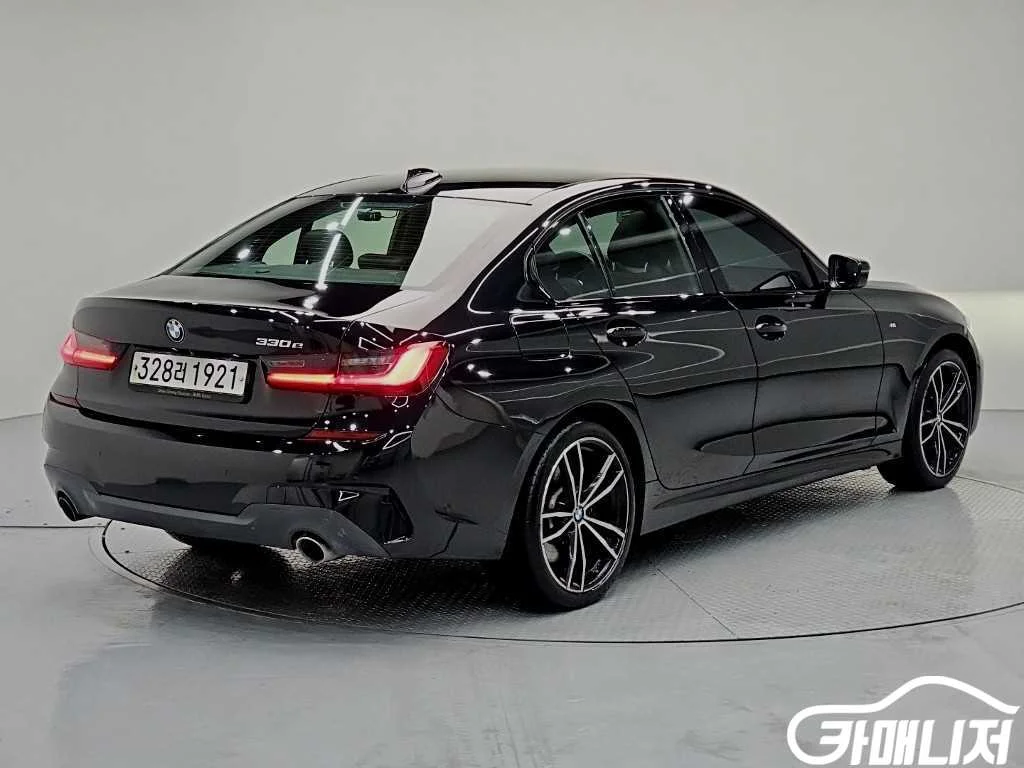 3시리즈 (G20) 330e M 스포츠 사진 4