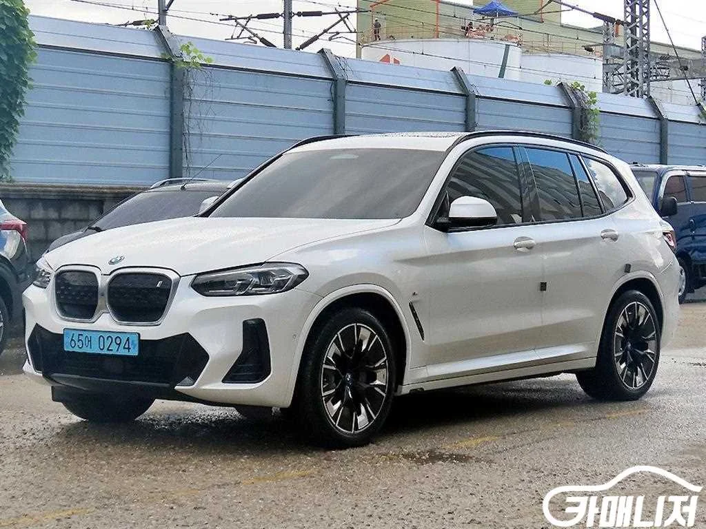 iX3 (G08) M 스포츠 사진 2