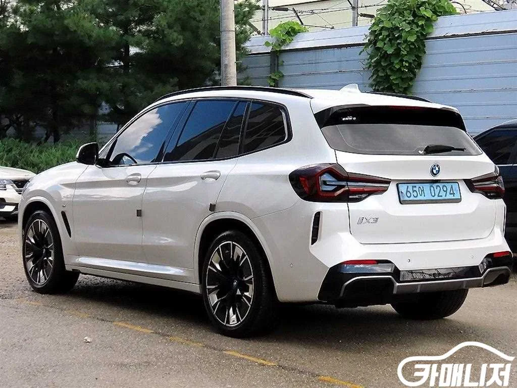 iX3 (G08) M 스포츠 사진 3