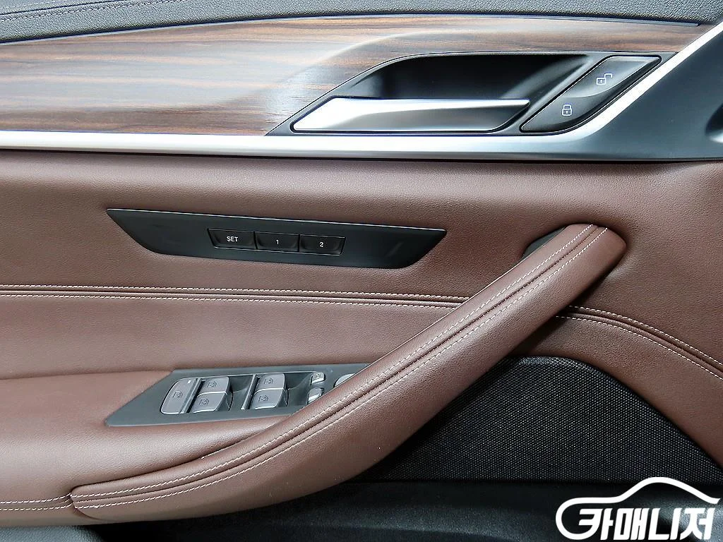 5시리즈 (G30) 523d xDrive M 스포츠 사진 11