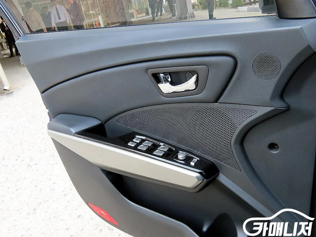 티볼리 디젤 2WD 1.6 LX 사진 11