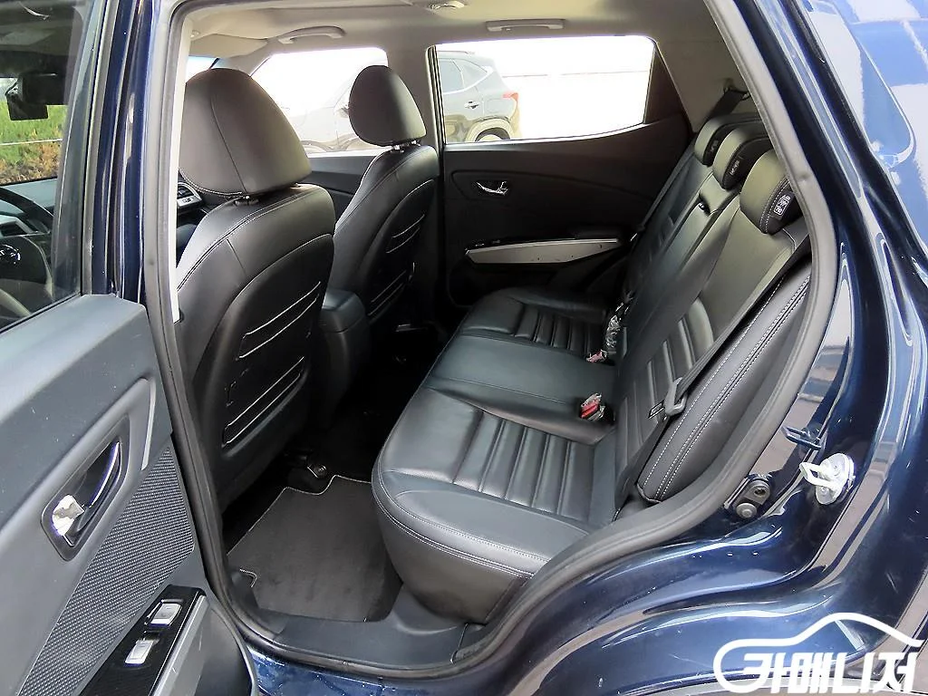 티볼리 디젤 2WD 1.6 LX 사진 6
