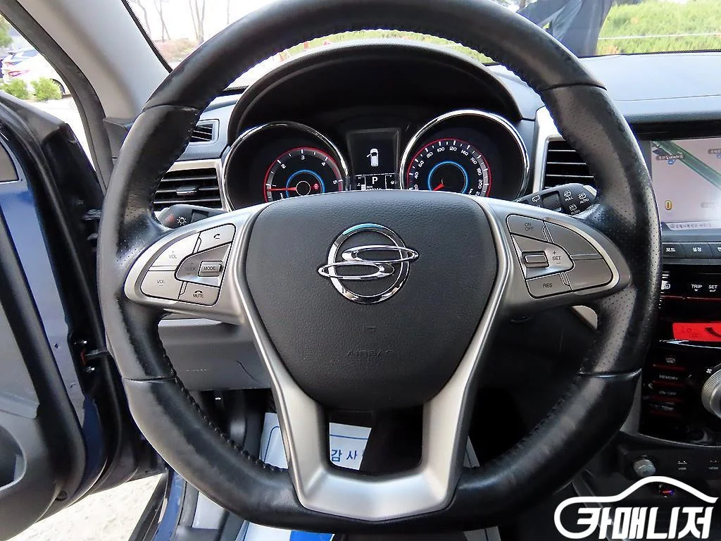 티볼리 디젤 2WD 1.6 LX 사진 8