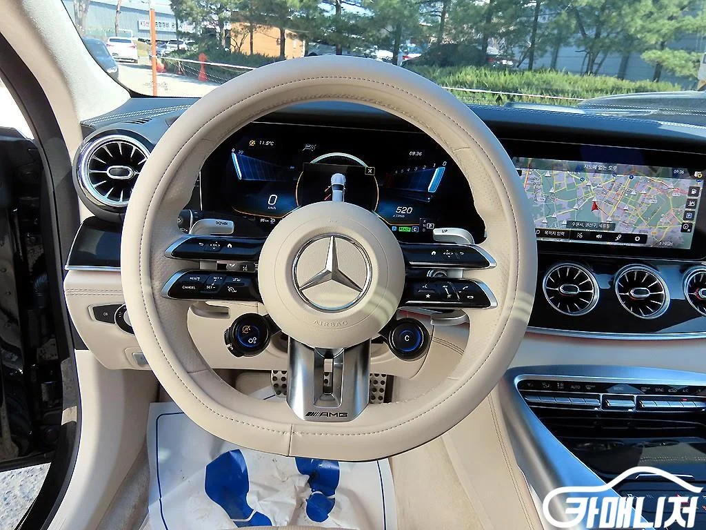 AMG GT 4도어 43 4MATIC+ 사진 8