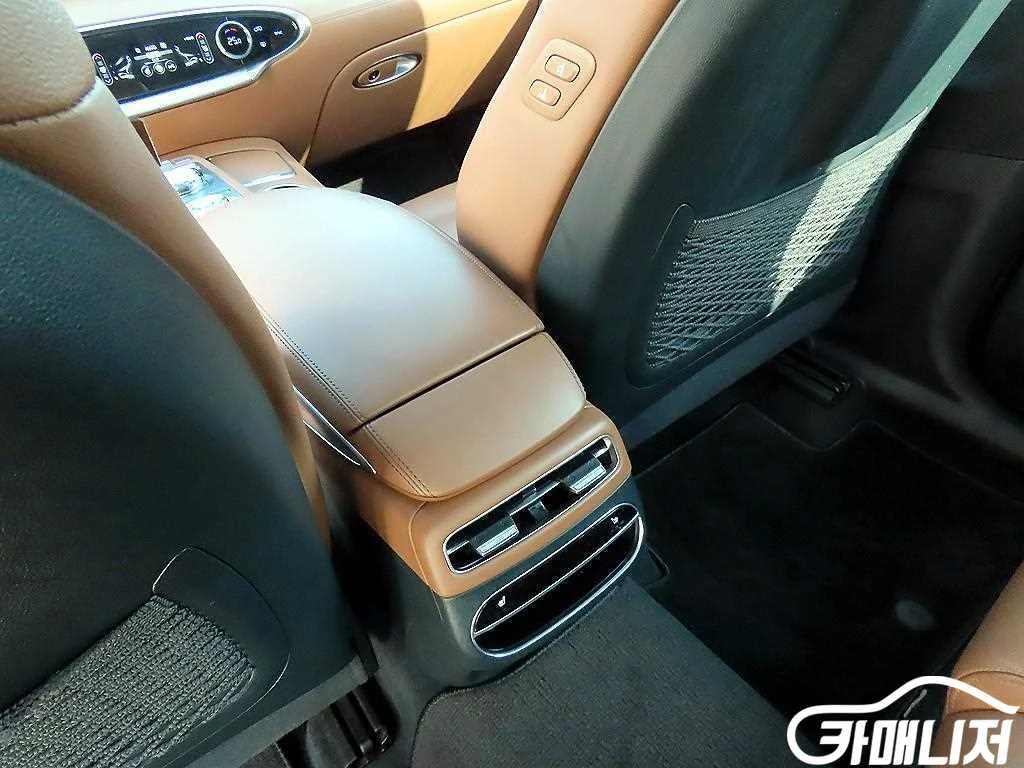 GV70 2.2 디젤 AWD 사진 14